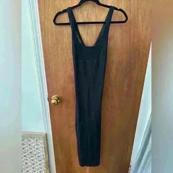 Anthropologie Sweaty Betty Emily Strappy Back Rib Dress in Black - Picture 9 of 12